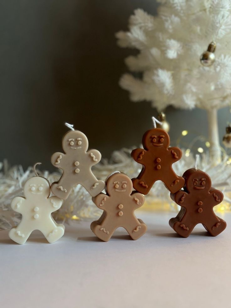 Gingerbread Friends Candles